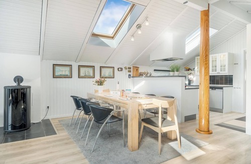 Klitmoller House | Renovated holiday home with 4 bedrooms 800 meters from the North Sea.