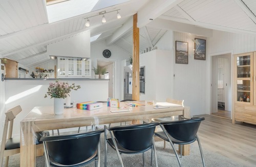 Klitmoller House | Renovated holiday home with 4 bedrooms 800 meters from the North Sea.