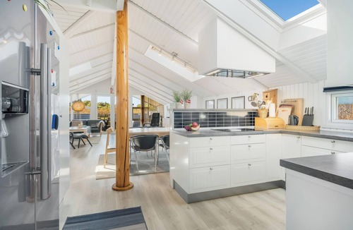 Klitmoller House | Renovated holiday home with 4 bedrooms 800 meters from the North Sea.