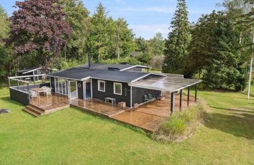 Hojslev House | Renovated Holiday Home Near Water And Nature