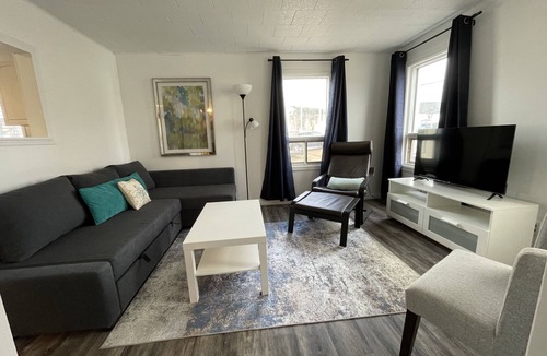 Wawa House | Renovated home in central Wawa