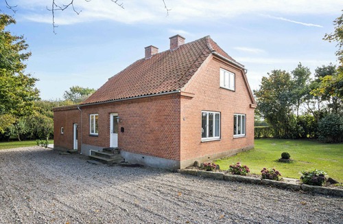 Skovbyballe Villa | Renovated home in rural idyll close to the beach
