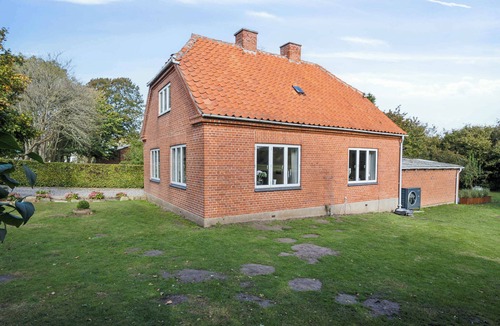 Skovbyballe Villa | Renovated home in rural idyll close to the beach