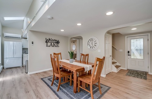 Town of Hounsfield House | Renovated home with lake views in ❤️ of Sackets!