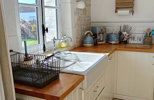 La Bree-les-Bains House | Renovated house + large garden, in the heart of the village and close to the beach