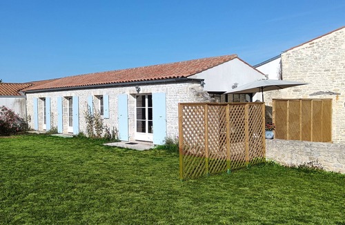 La Bree-les-Bains House | Renovated house + large garden, in the heart of the village and close to the beach