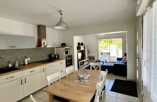 La Roche-Posay House | Renovated house with equipped kitchen in La Roche-Posay