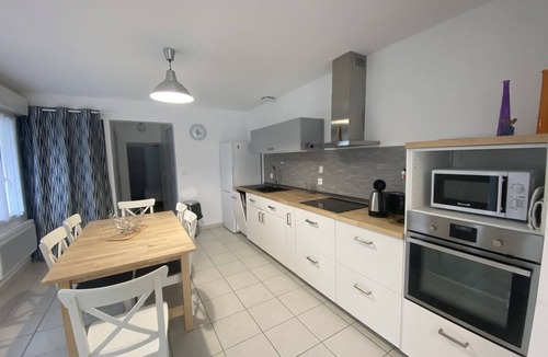 La Roche-Posay House | Renovated house with equipped kitchen in La Roche-Posay