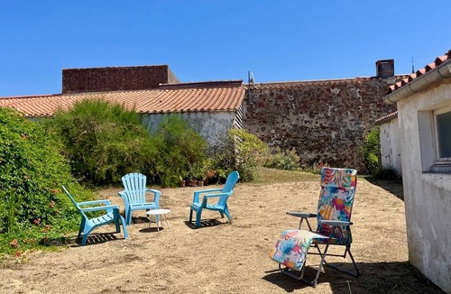 Brem Sur Mer House | Renovated house in Brem center, 4 sleeps, garden, WIFI
