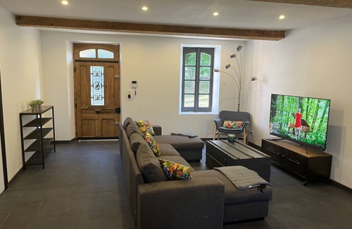 Aussonne House | Renovated house near MEETT, Airbus, Golf Seilh, Toulouse