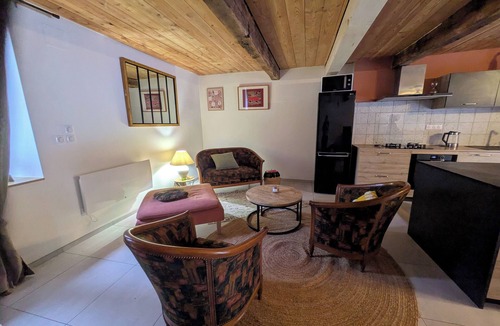 Erce House | Renovated house, pets welcome and fenced garden
