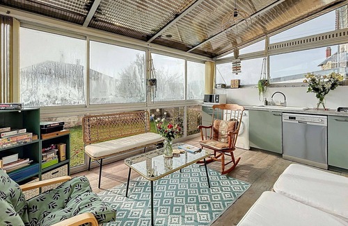 Granville House | Renovated house with garden, garage, parking and free WiFi