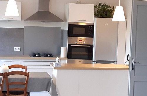 Menerbes Villa | Renovated interior, nature decor, 360° view of Ménerbes Luberon with swimming pool