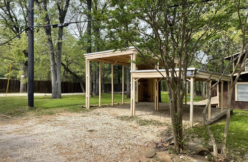 Gordonville Cabin | Renovated Lake Texoma Cabin · Glamping · Boat Parking · Nature Views · 1Hr DFW
