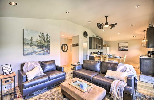 Ingles House | Renovated Lakefront Cottage with Private Dock!