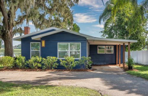 Lake Hamilton House | Renovated Lakefront Luxury retreat by Legoland