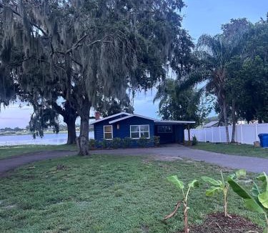 Lake Hamilton House | Renovated Lakefront Luxury retreat by Legoland