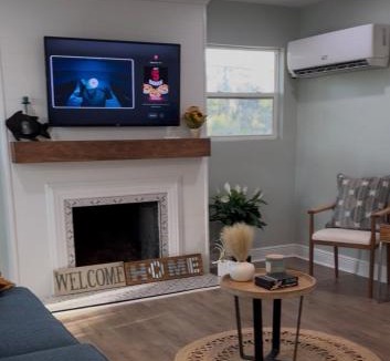 Lake Hamilton House | Renovated Lakefront Luxury retreat by Legoland