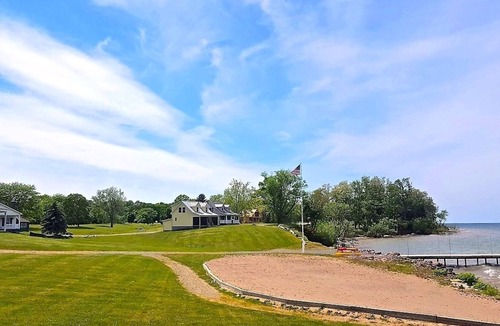 Fancher House | Renovated Lakeview Farmhouse - The Cottages At Troutburg Resort Community