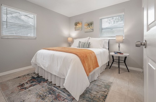 Anona House | Renovated Largo Pool Home