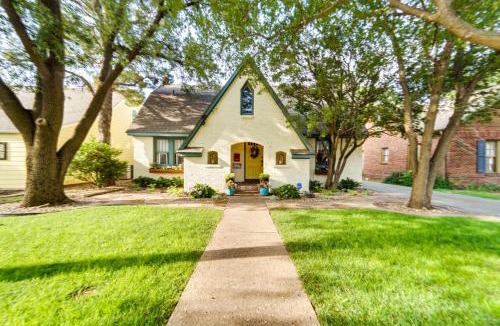 Tech Terrace House | Renovated Lubbock Home - Walk to Texas Tech!