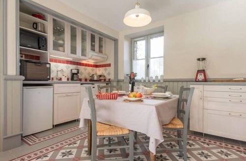 Saint-Pere-en-Retz Cottage | Renovated Master House, Quiet Countryside, Modern Comforts, Near Beaches and Nantes Attractions