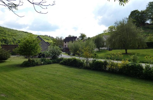 Vernusse Cottage | Renovated mill with shared pool and pet-friendly