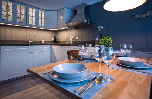 Grindelwald Ski Chalet | Renovated, modern furnished vacation apartment - quiet location