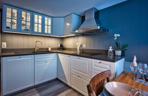 Grindelwald Ski Chalet | Renovated, modern furnished vacation apartment - quiet location