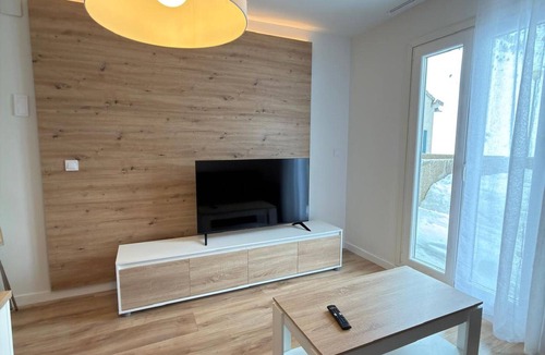Candanchu Apartment | Renovated Mountain Studio in Candanchú for 4 Pers.