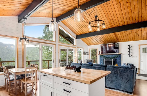Rainbow Valley House | Renovated mountain-view cabin with hot tub, huge deck, grill, & fireplace