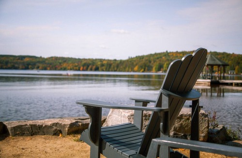 Dwight House | Renovated Muskoka cottage on lakefront - Chumerie