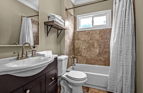 Depew Apartment | Renovated | Near Airport | Central Location