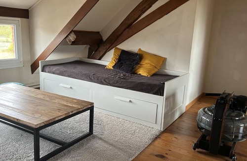 Chilleurs-aux-Bois Bed & Breakfast | Renovated old school