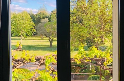 Rognonas House | Renovated old farmhouse South Avignon, wooded park, swimming pool, tennis