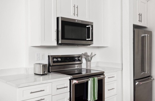 Old Port Apartment | Renovated Old Port 2BR Loft, Waterfront & Shops