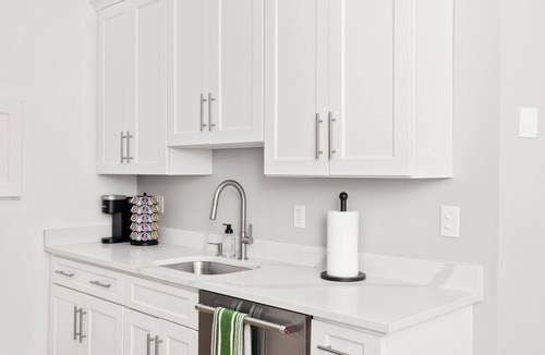 Old Port Apartment | Renovated Old Port 2BR Loft, Waterfront & Shops
