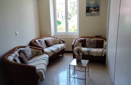 Lepin-le-Lac Bed & Breakfast | Renovated period coach house 15 minutes from the beach at Lac d'Aiguebelle Savoie.