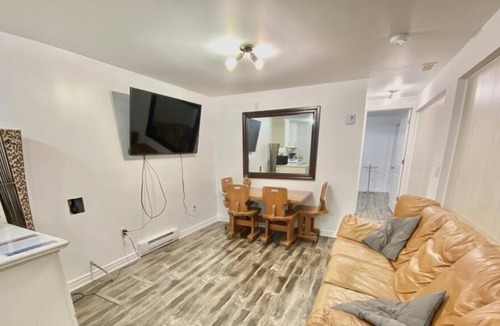 Downtown Gatineau House | Renovated Private Apartment near Ottawa - Clean & Quiet