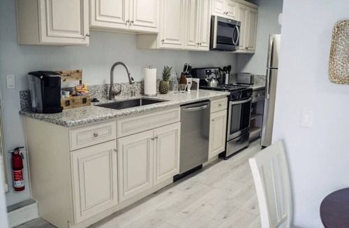 NoHo Arts District House | RENOVATED/REMODELED 2BR HOME with FENCED PATIO in NOHO ARTS DISTRICT p14