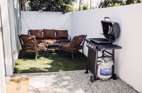 NoHo Arts District House | RENOVATED/REMODELED 2BR HOME with FENCED PATIO in NOHO ARTS DISTRICT p14