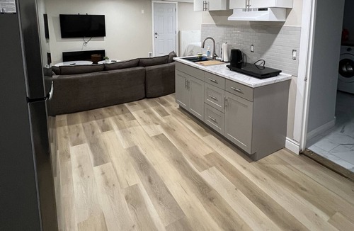 Sudbury House | Renovated Retreat w/Pool (summer) & 4 Queen Beds + Double!
