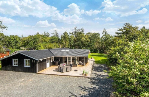 Henne House | Renovated Retreat with Pool
