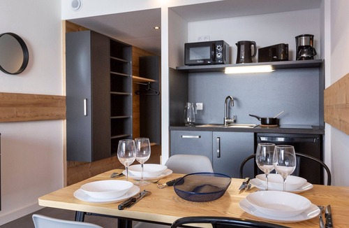 Arc-2000 Apartment | Renovated studio near center with balcony, ideal for 5, WIFI included