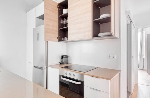 Sarria Apartment | Renovated Sarrià 3br w/Balcony, by Blueground