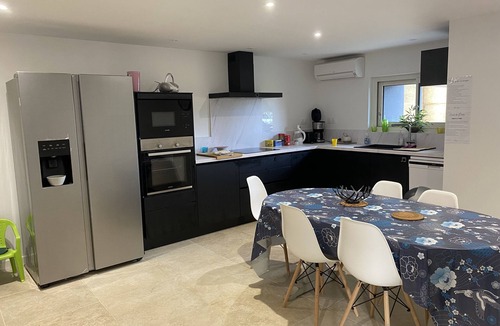 Estadens House | Renovated semi-detached cantaloupe cottage with all comforts, air conditioning