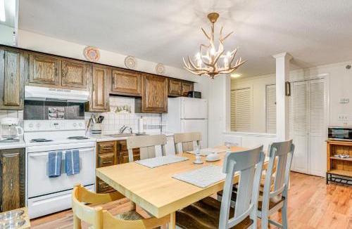 Bromley Mountain House | Renovated Ski-In/Ski-Out Peru Condo at Bromley Mtn