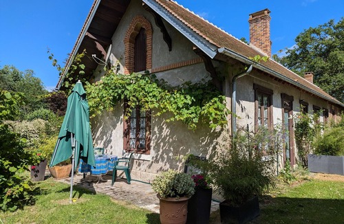 Ligny-le-Ribault Cottage | Renovated studio in Sologne with private garden, ideal for 2 guests