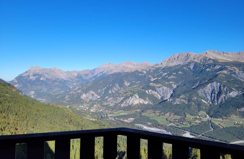 Pra Loup Apartment | Renovated studio for 4, valley view, near slopes