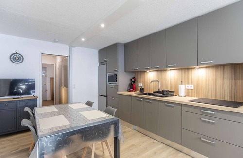 La Mongie Apartment | Renovated studio for 6, south loggia, near slopes, modern amenities
